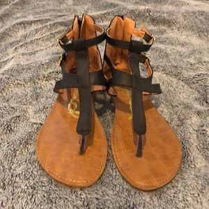 Qupid Black Gladiator Sandals. Sz 8